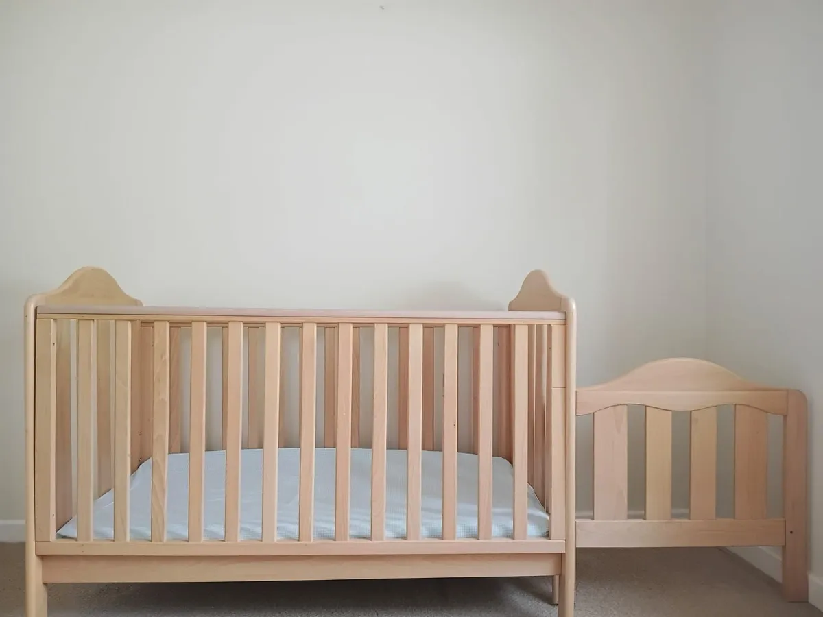 Cot bed - Image 3