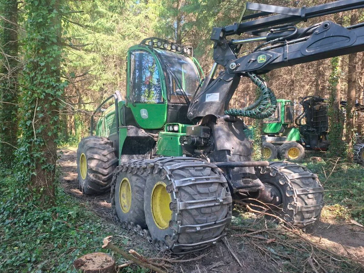 John deere 1070e it4 2017 harvester - Image 1