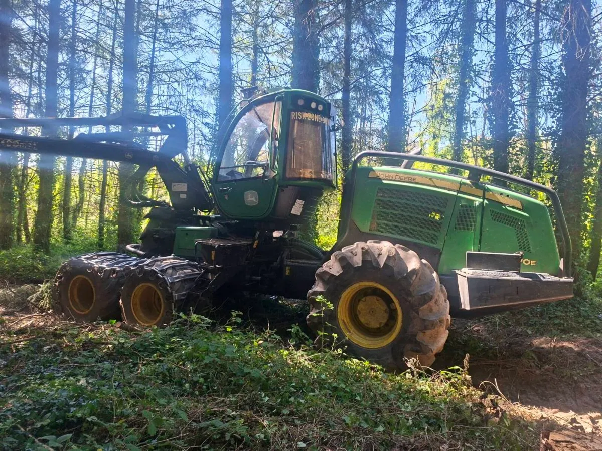 John deere 1070e it4 2017 harvester - Image 4