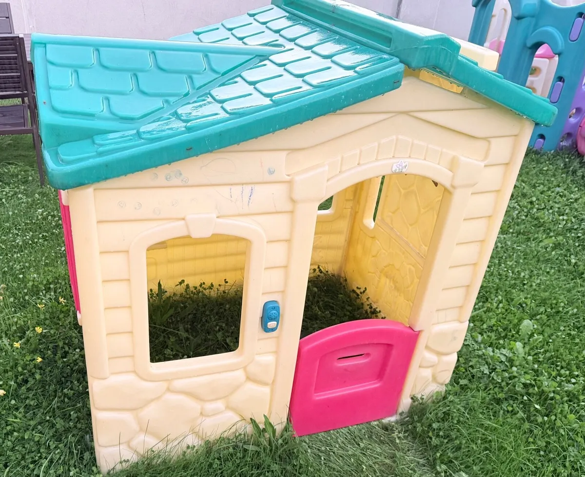 Little Tikes Playhouse - Image 2