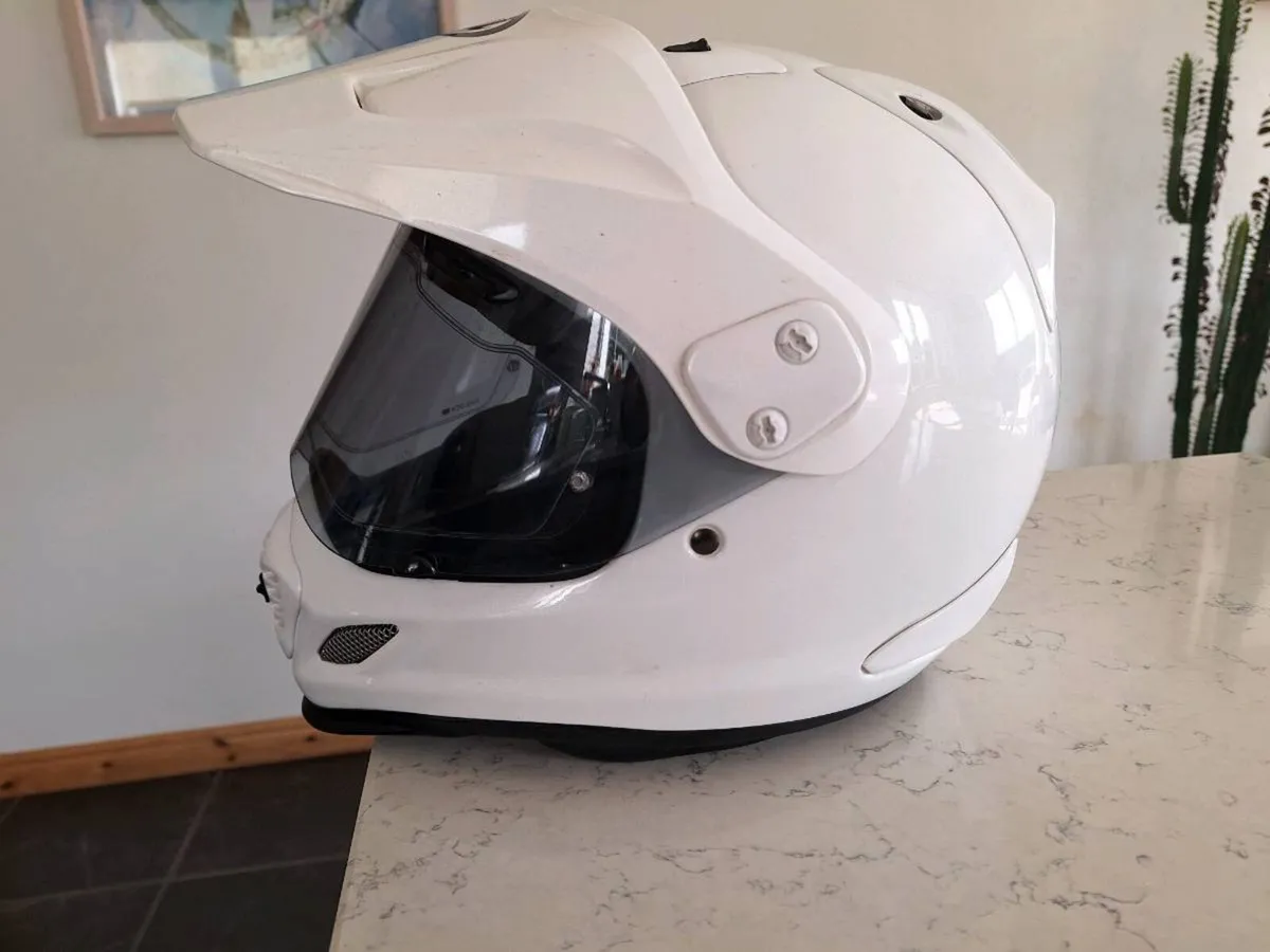 Arai tour x4 helmet - Image 3