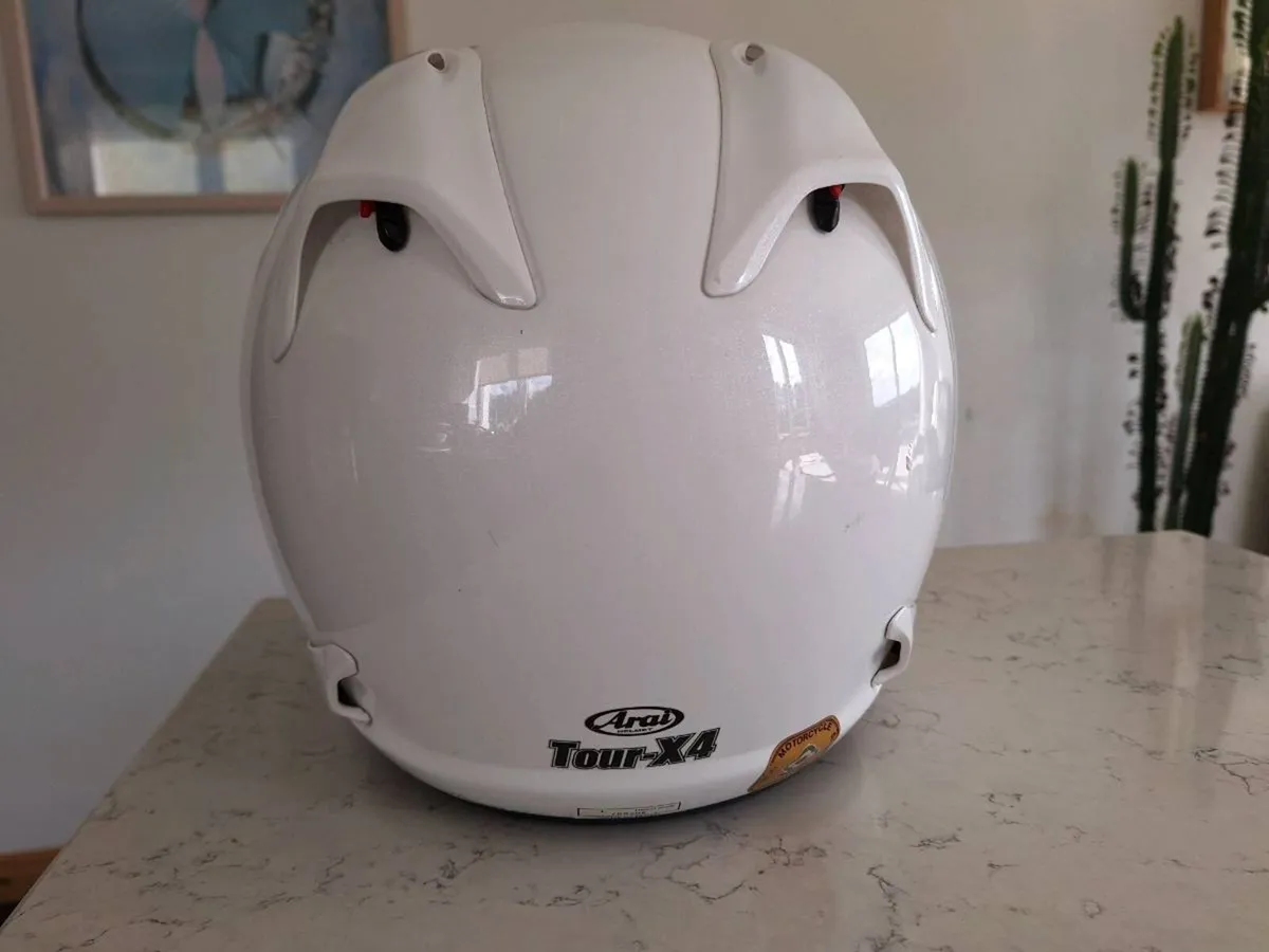 Arai tour x4 helmet - Image 4