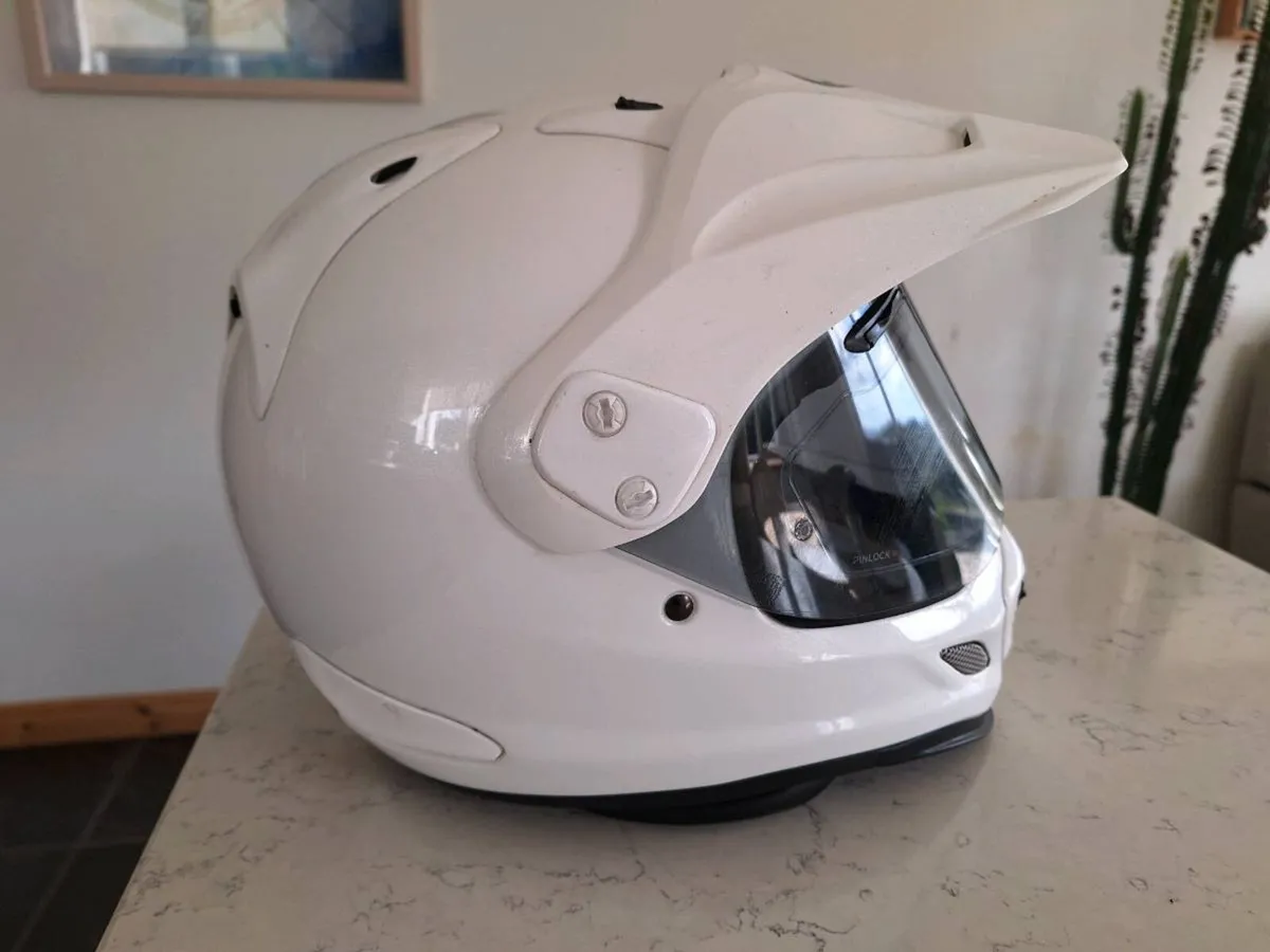 Arai tour x4 helmet - Image 2