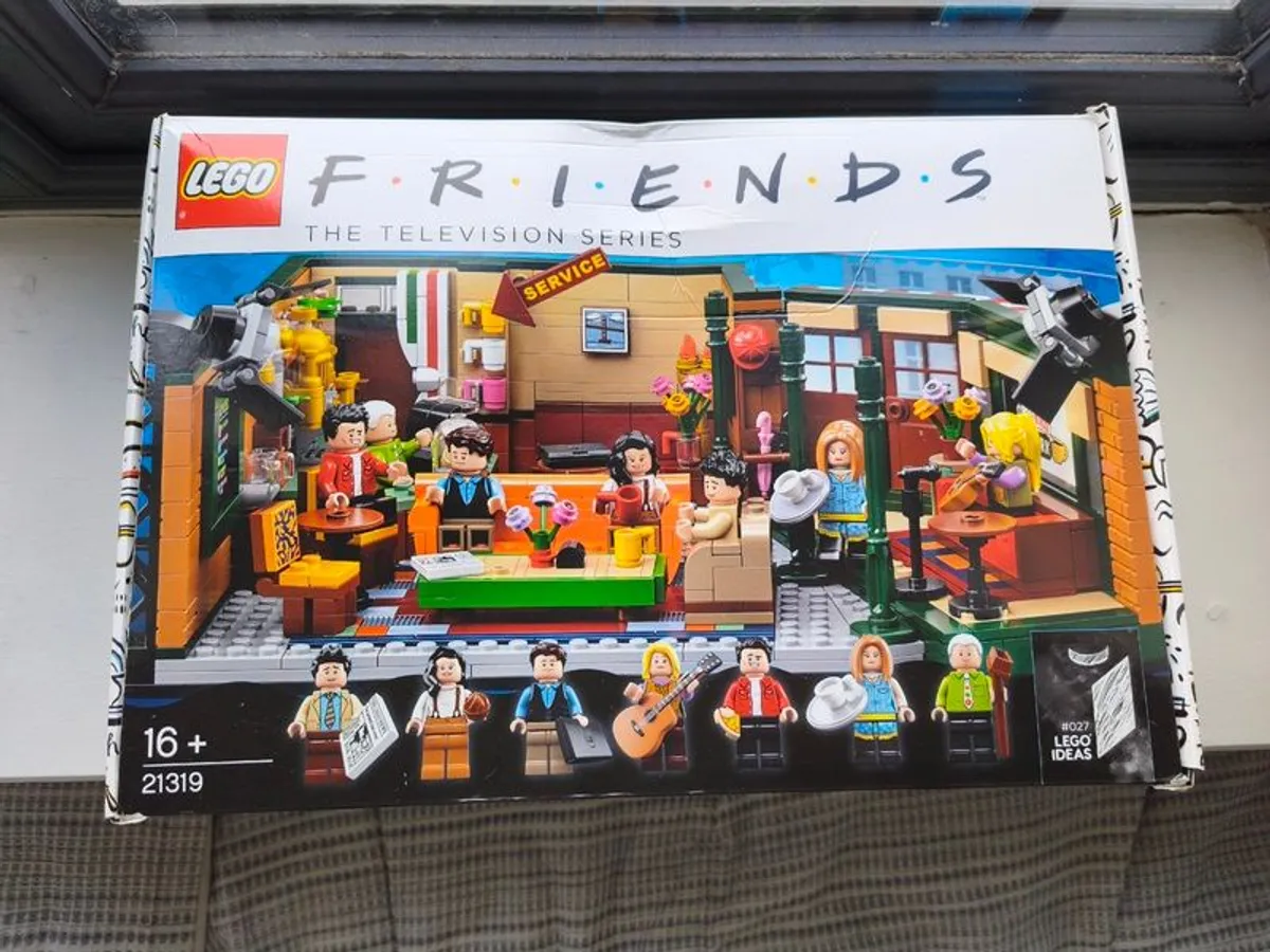 LEGO Friends Central Perk (Unopened) - Retired Set 21319