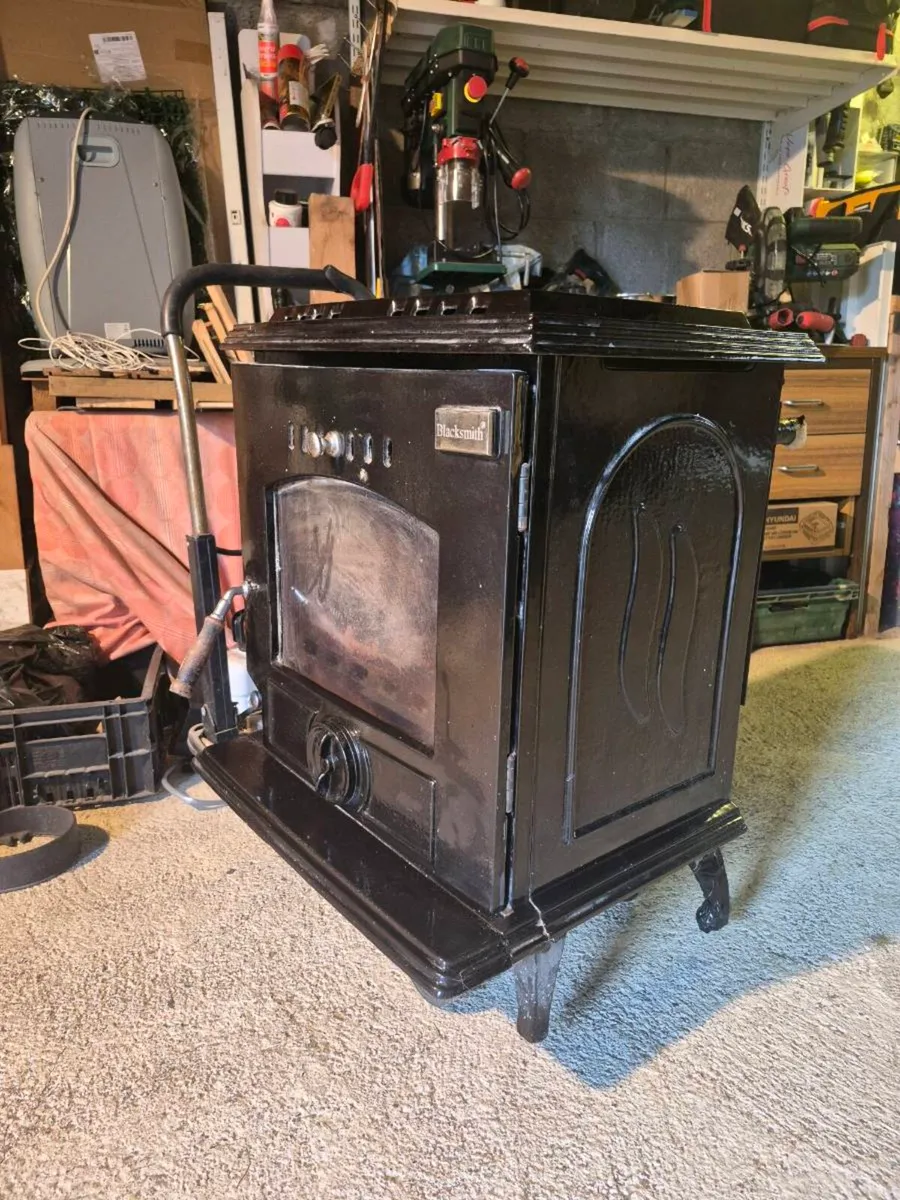 Stove with back boiler - Image 2