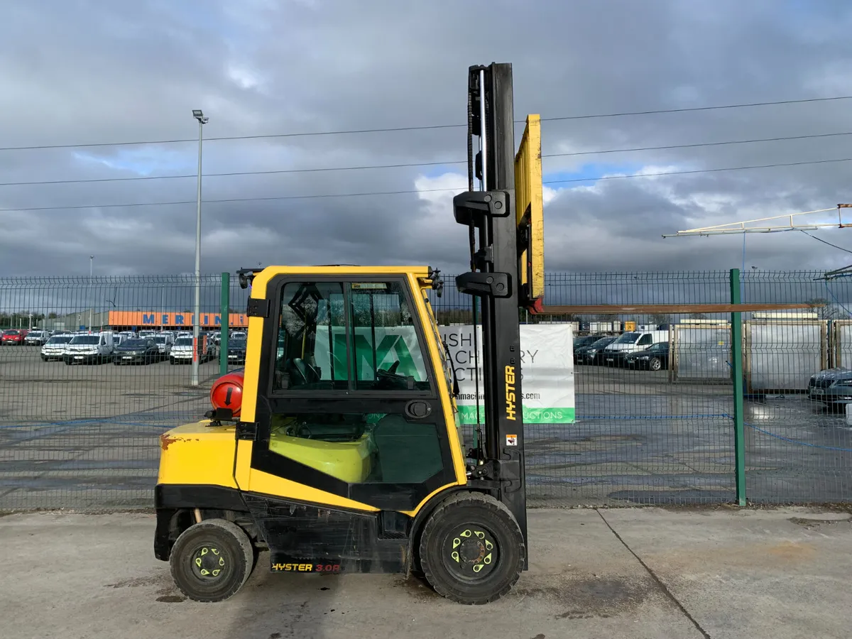 2023 HYSTER 3T GAS FORKLIFT FOR AUCTION - NAAS - Image 3