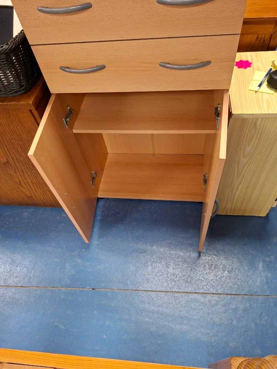 STORAGE UNIT WIRH 2 CHEST OF DRAWERS - Image 2