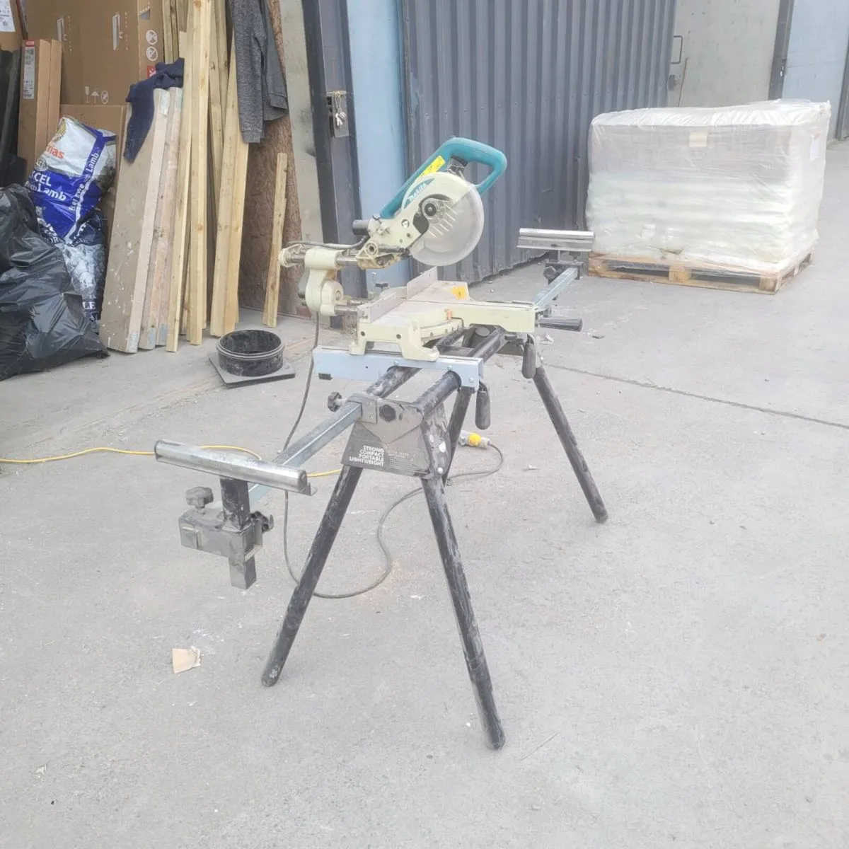 Chop saw and stand