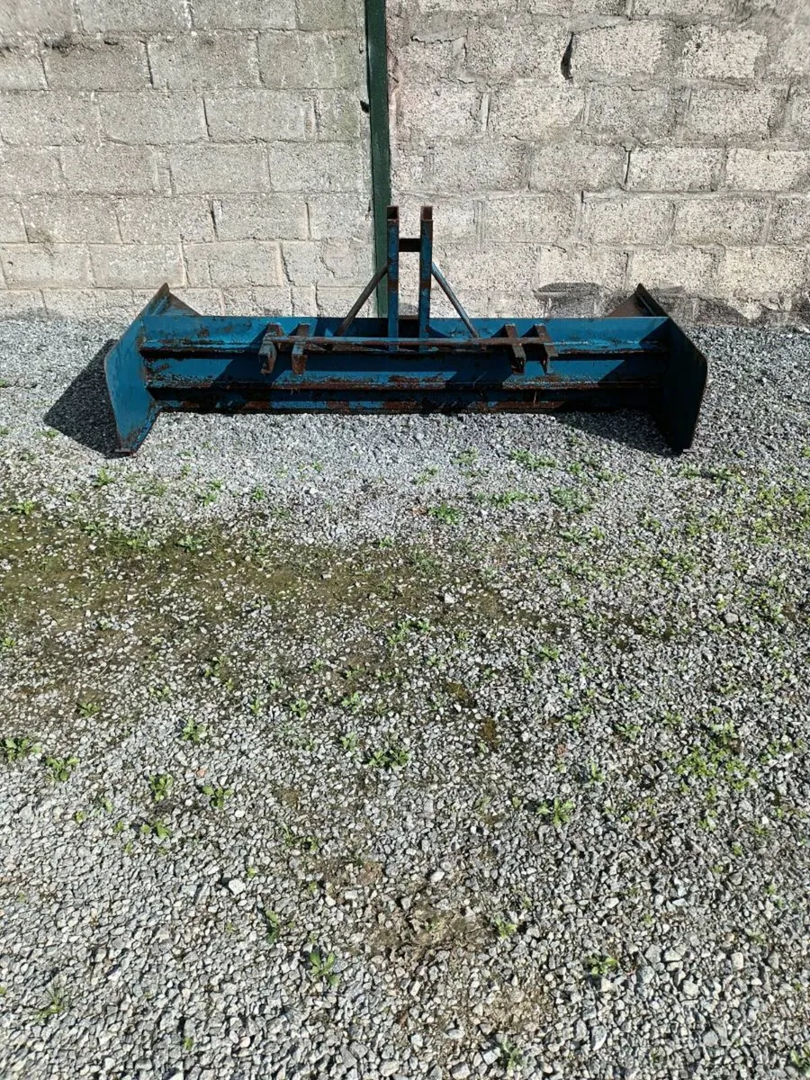 Tractor back scraper