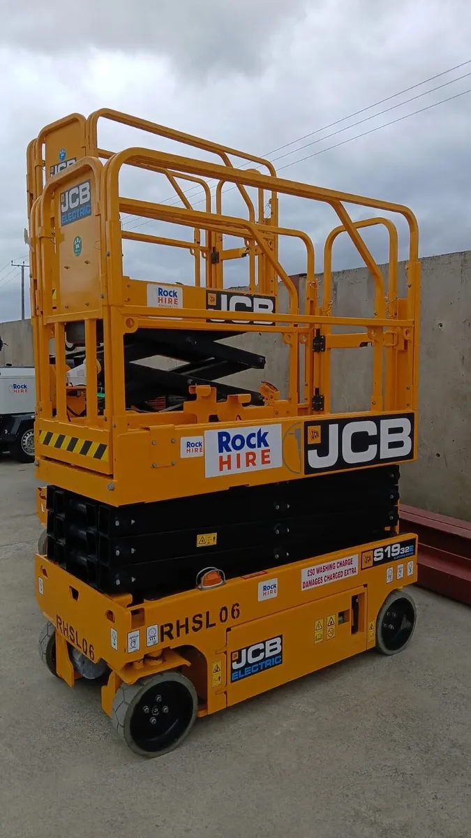 Scissor Lift Access Lift Hire - Image 2