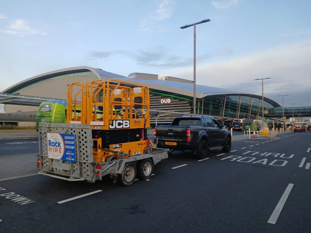 Scissor Lift Access Lift Hire - Image 4