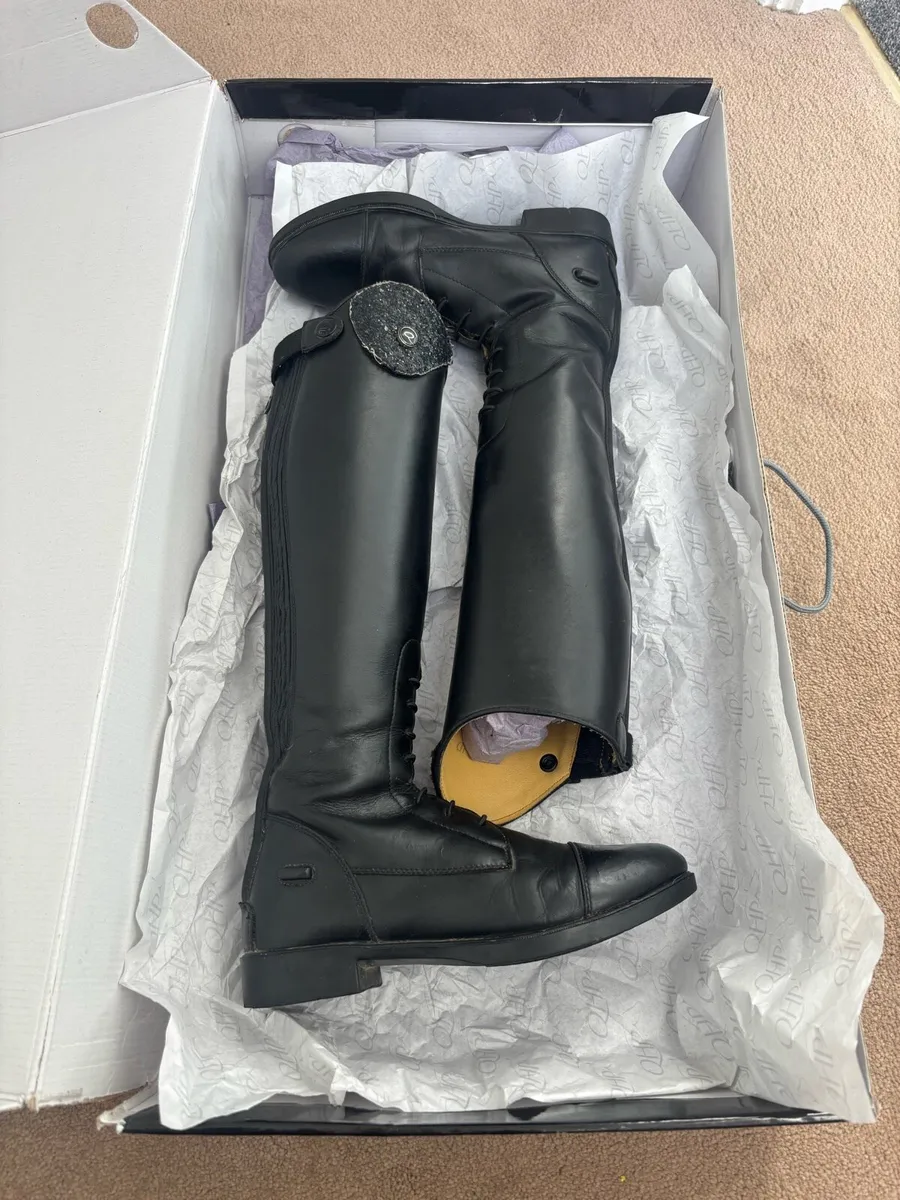 Kids leather QHP riding boots UK 4 - Image 1