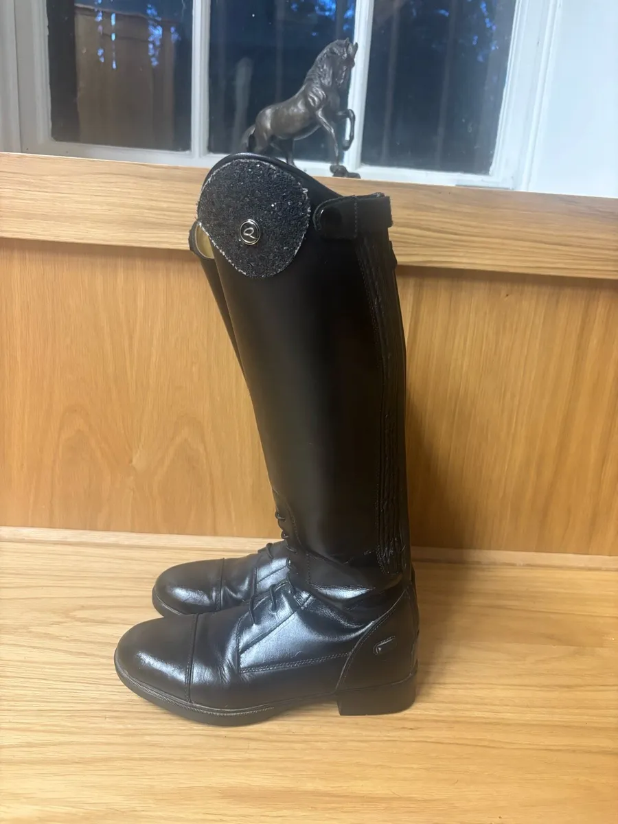 Kids leather QHP riding boots UK 4 - Image 2