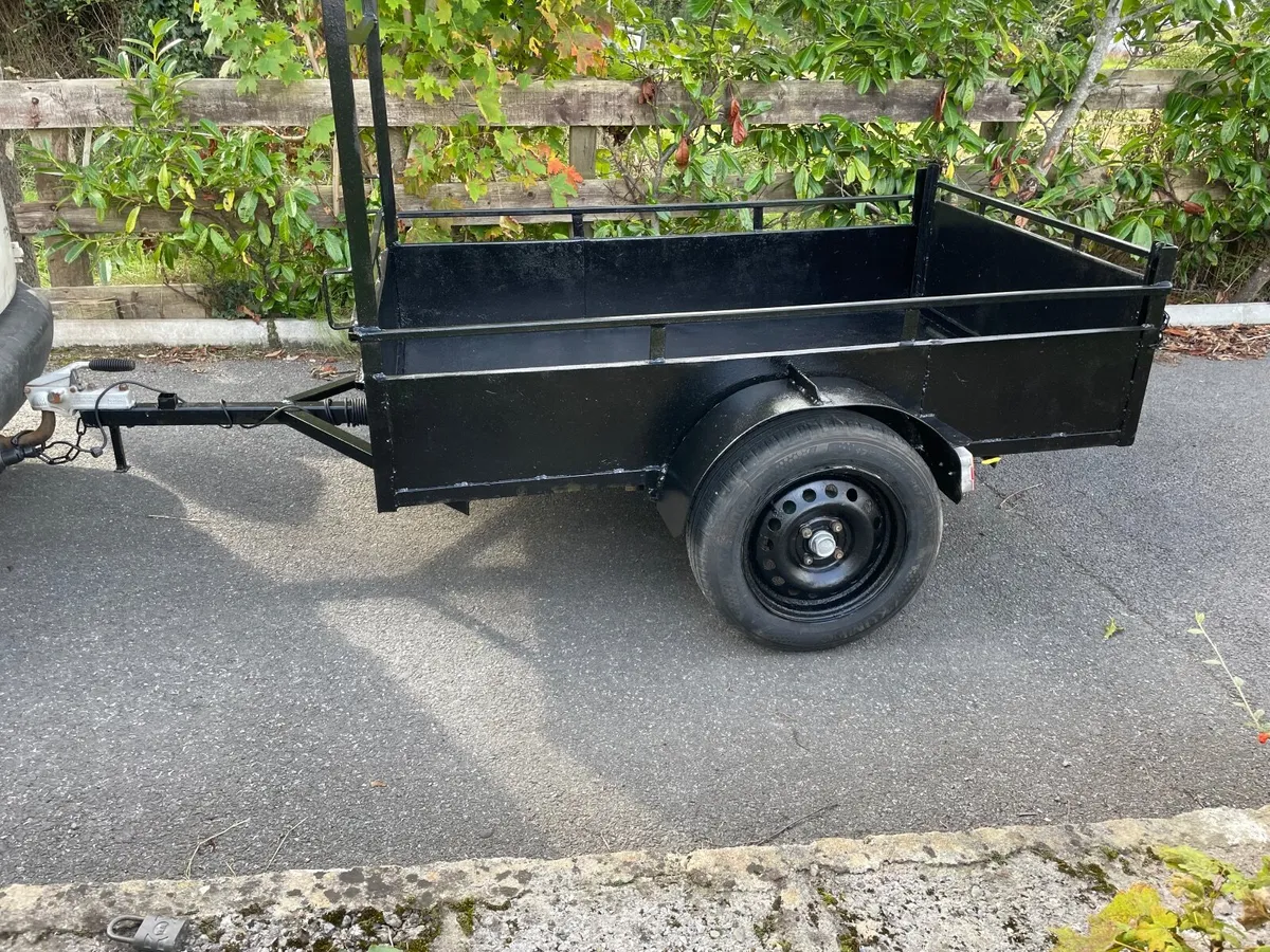 Trailer - Image 1