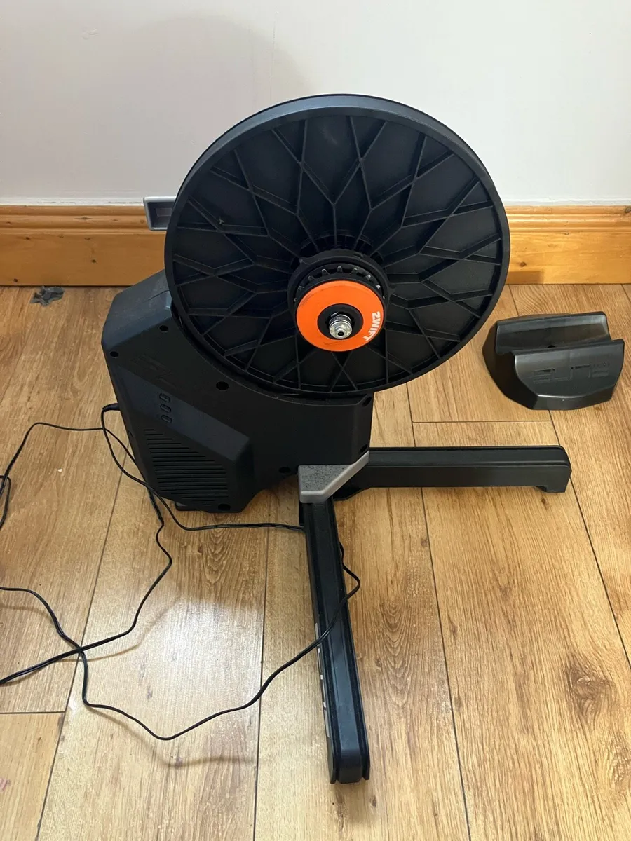 Elite Rivo Smart Trainer with Zwift Cog & Click - Image 1