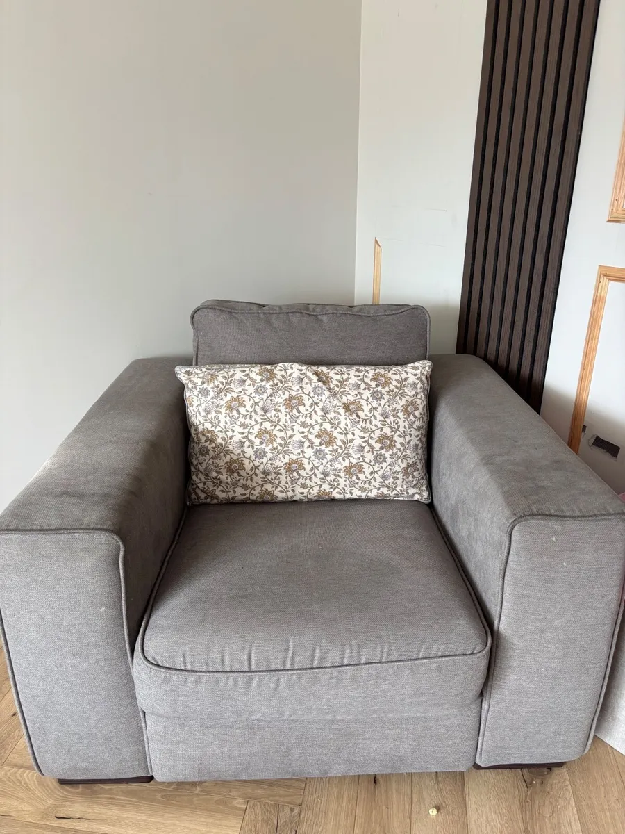Corner sofa & armchair - Image 2