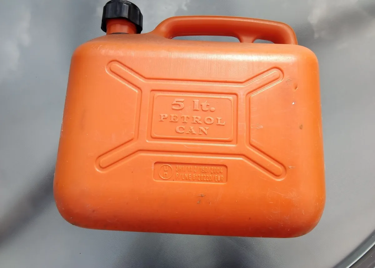 5 Litre Capacity Plastic Petrol Can. - Image 1