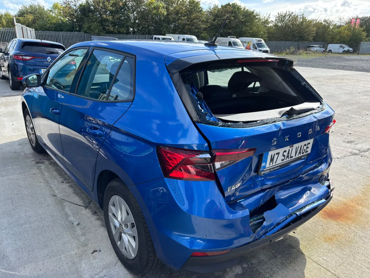 22 Fabia AMB 1.0 Petrol NCT 7/22 17km Starting - Image 4