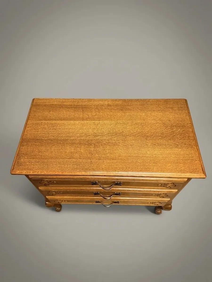 French Mid 20th Century Oak Chest of Drawers - Image 2