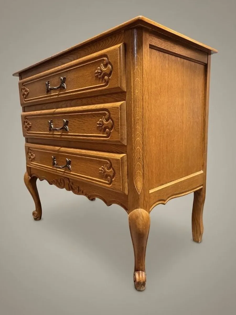 French Mid 20th Century Oak Chest of Drawers - Image 3
