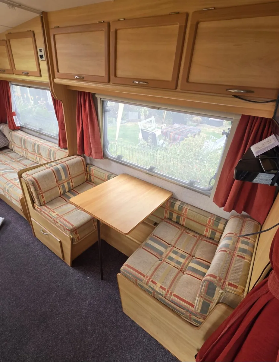 2001 Sterling Finesse 520 – 4 Berth Caravan - Image 3