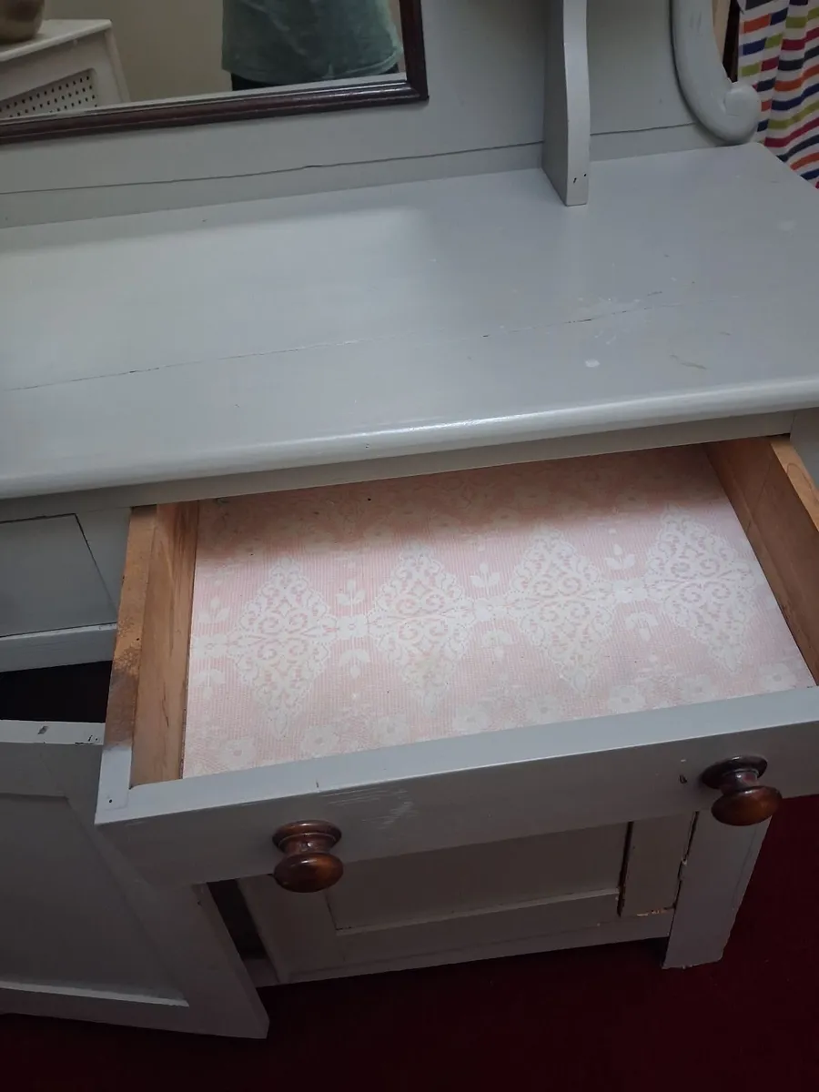 Side board - Image 2