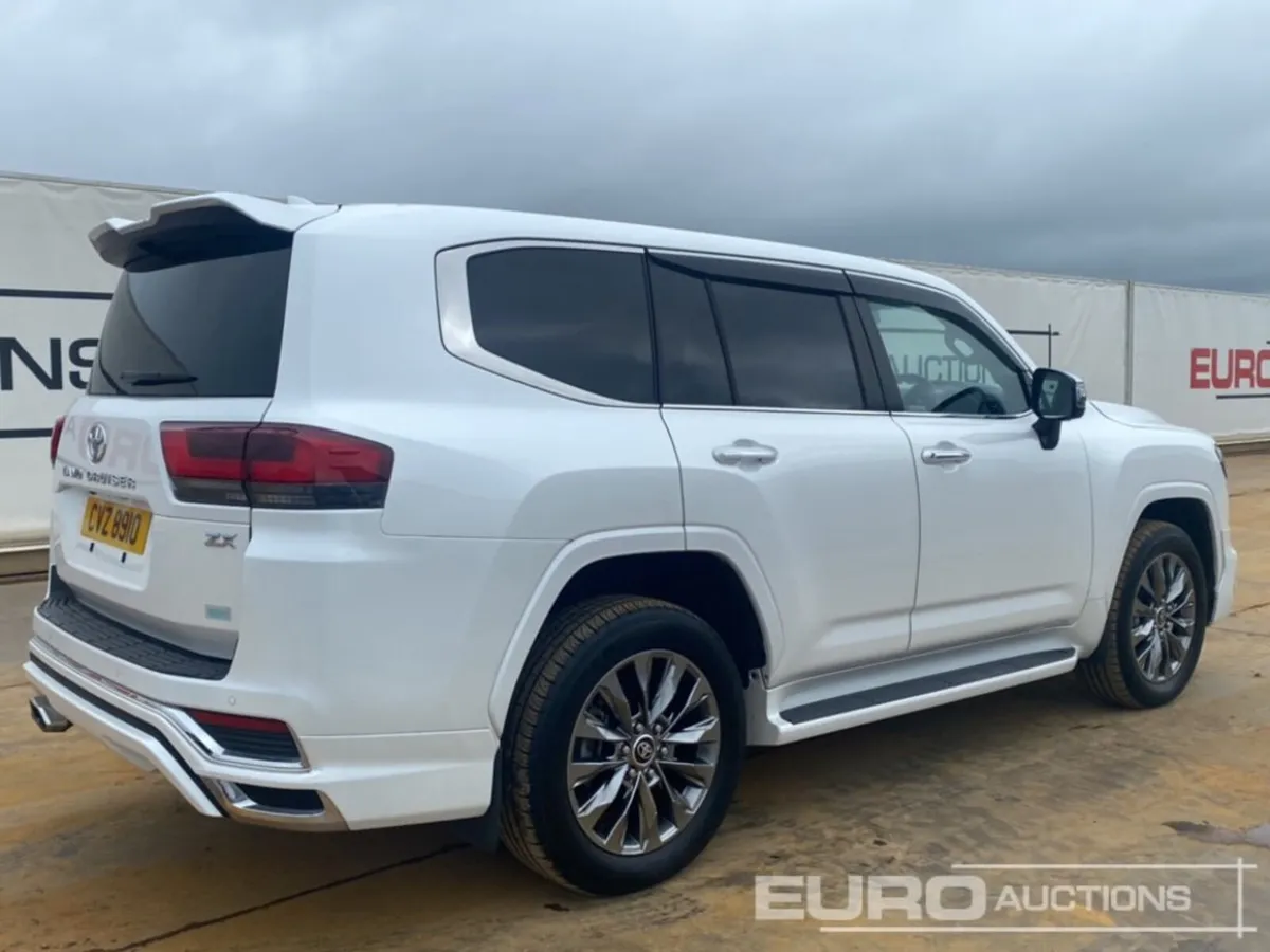 2023 Toyota Land Cruiser - Image 4