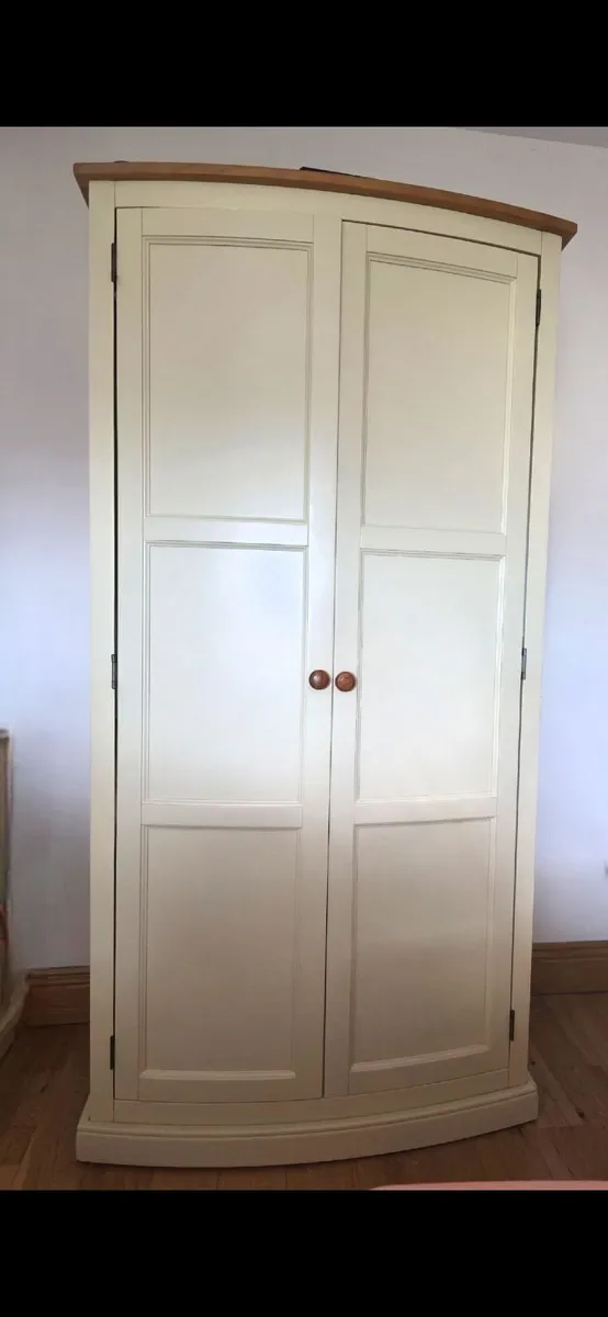 Bedroom furniture - Image 4