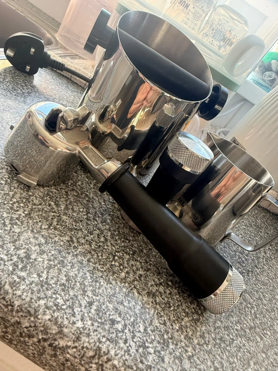 Delonghi La Specialista Coffee Machine - Image 2