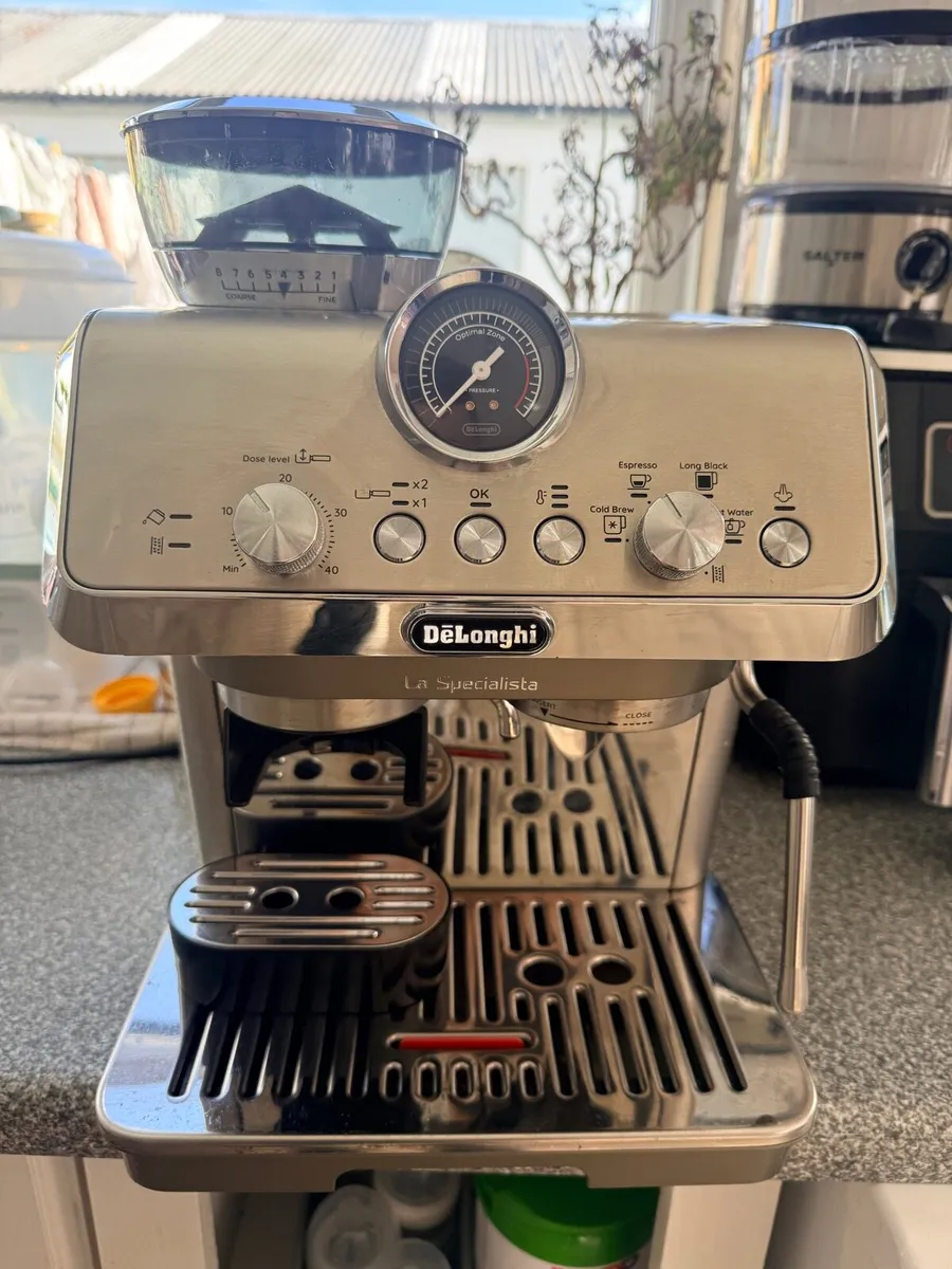 Delonghi La Specialista Coffee Machine - Image 1