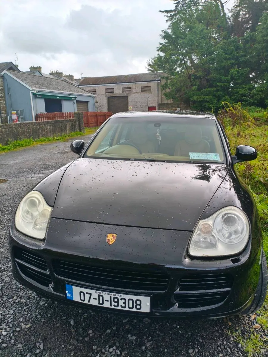 Porsche Cayenne crew cab - Image 1