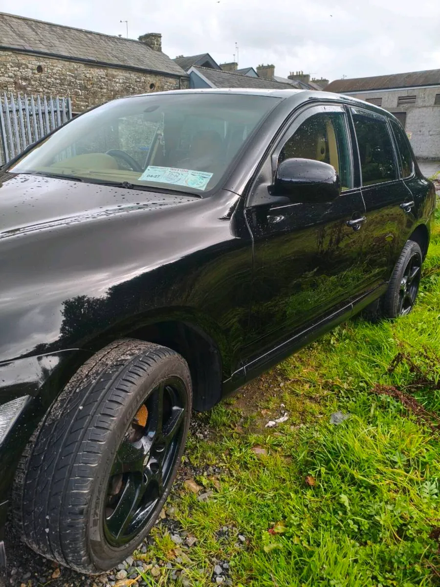 Porsche Cayenne crew cab - Image 2