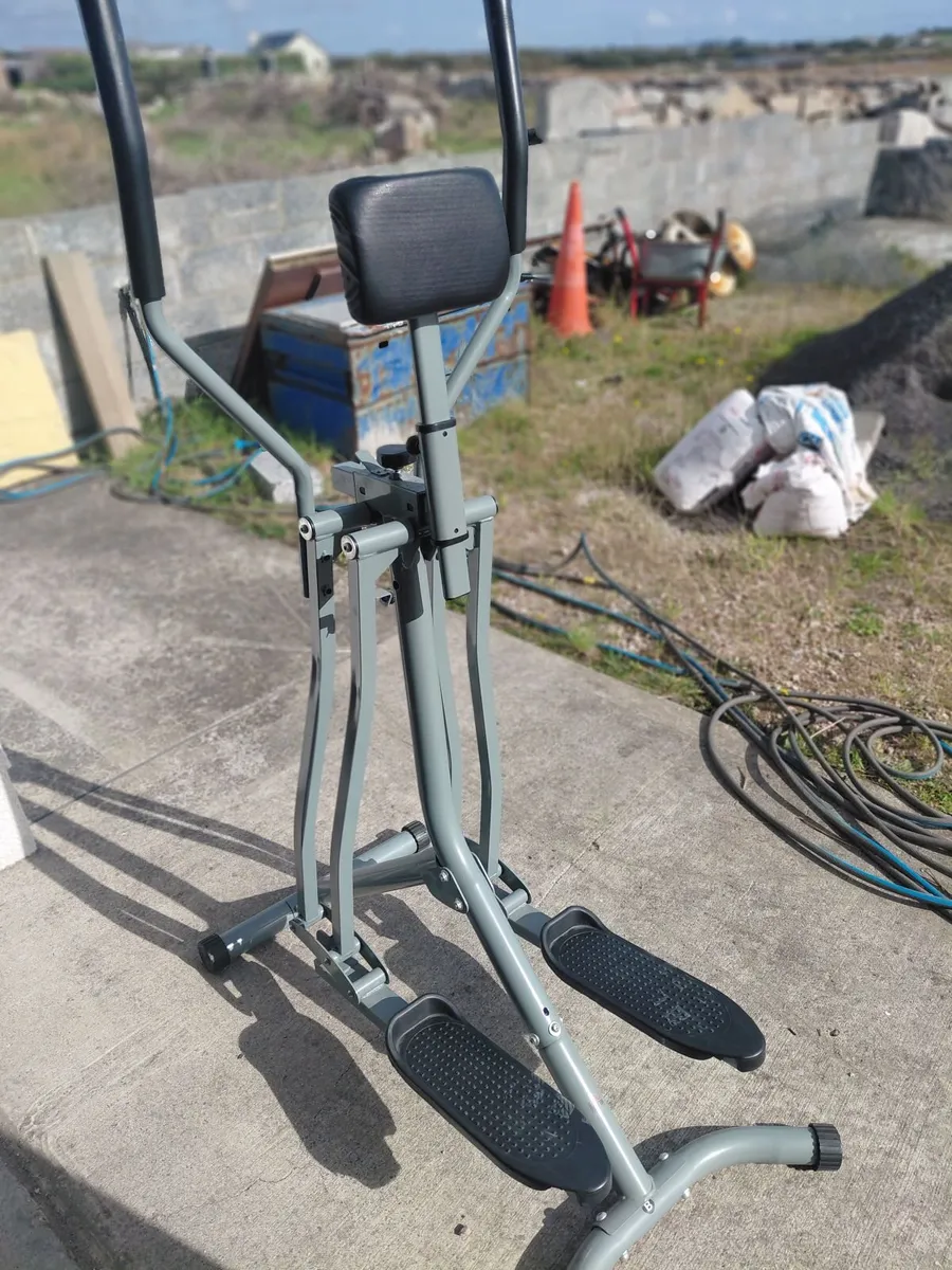 Elliptical Machine - Image 2
