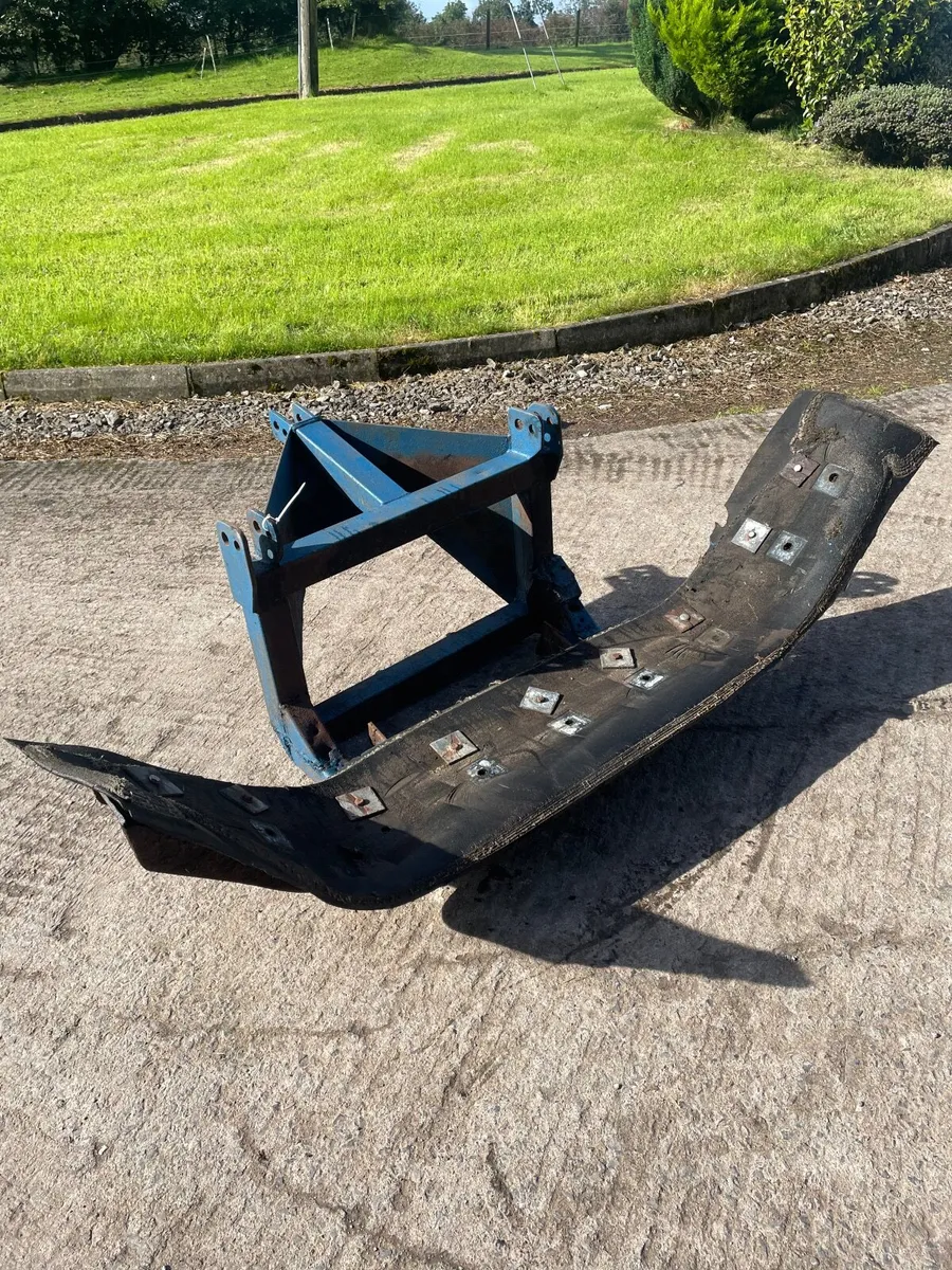 Fleming yard scraper flip over - Image 1