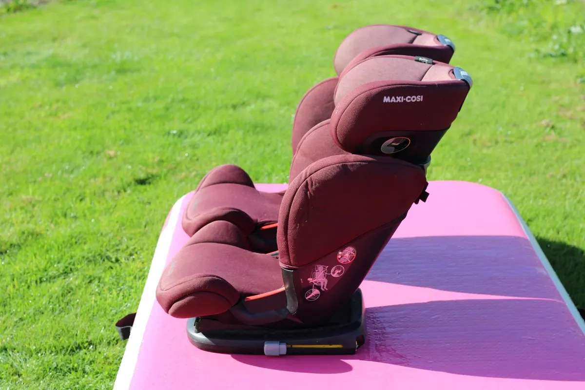 Maxi-Cosi RodiFix Car Seats X2 (€60 each) - Image 3