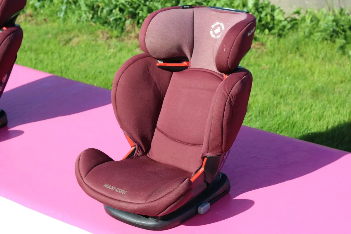 Maxi-Cosi RodiFix Car Seats X2 (€60 each) - Image 4