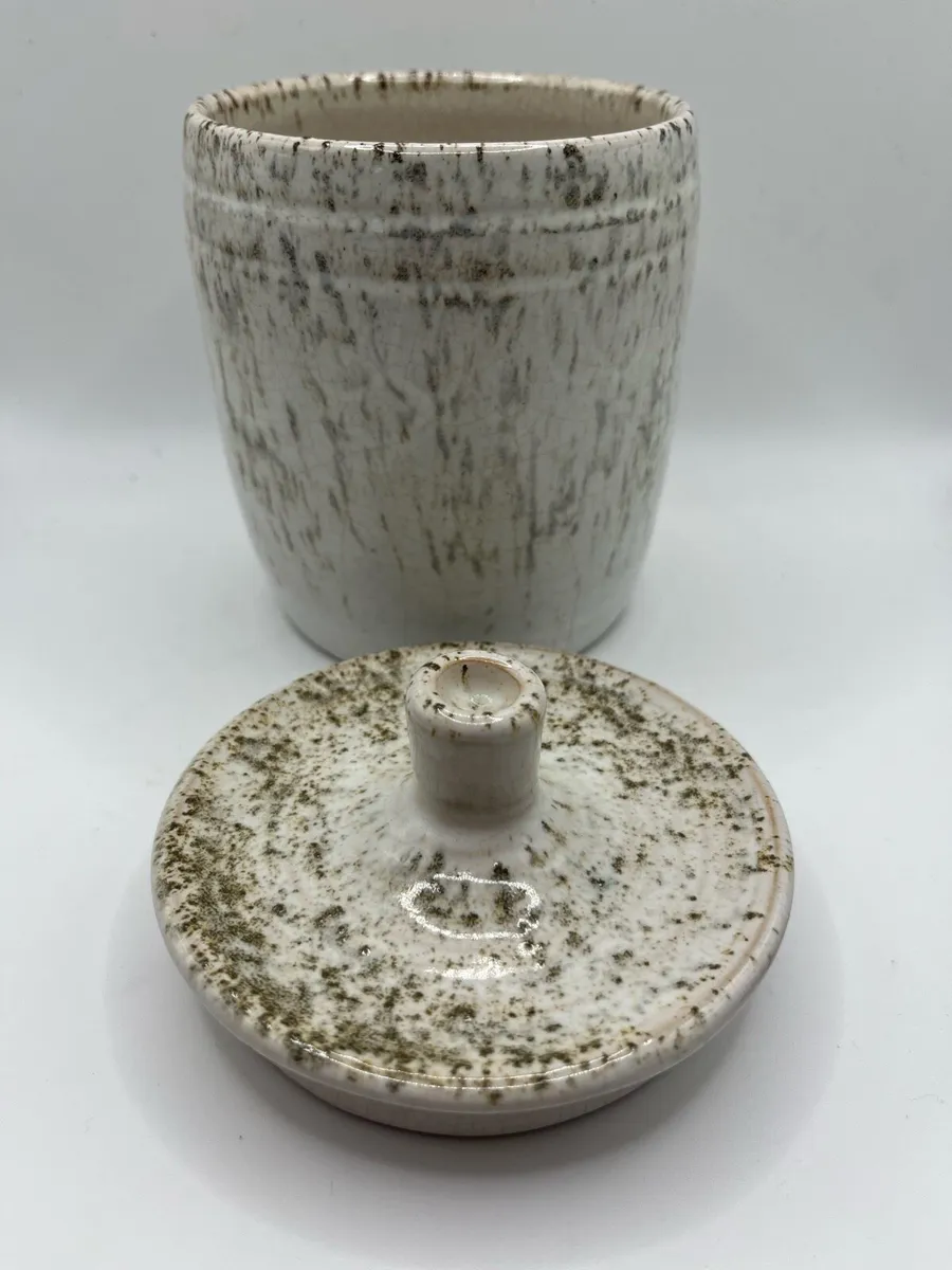 1960s studio pottery by Eileen Hansell - Image 3