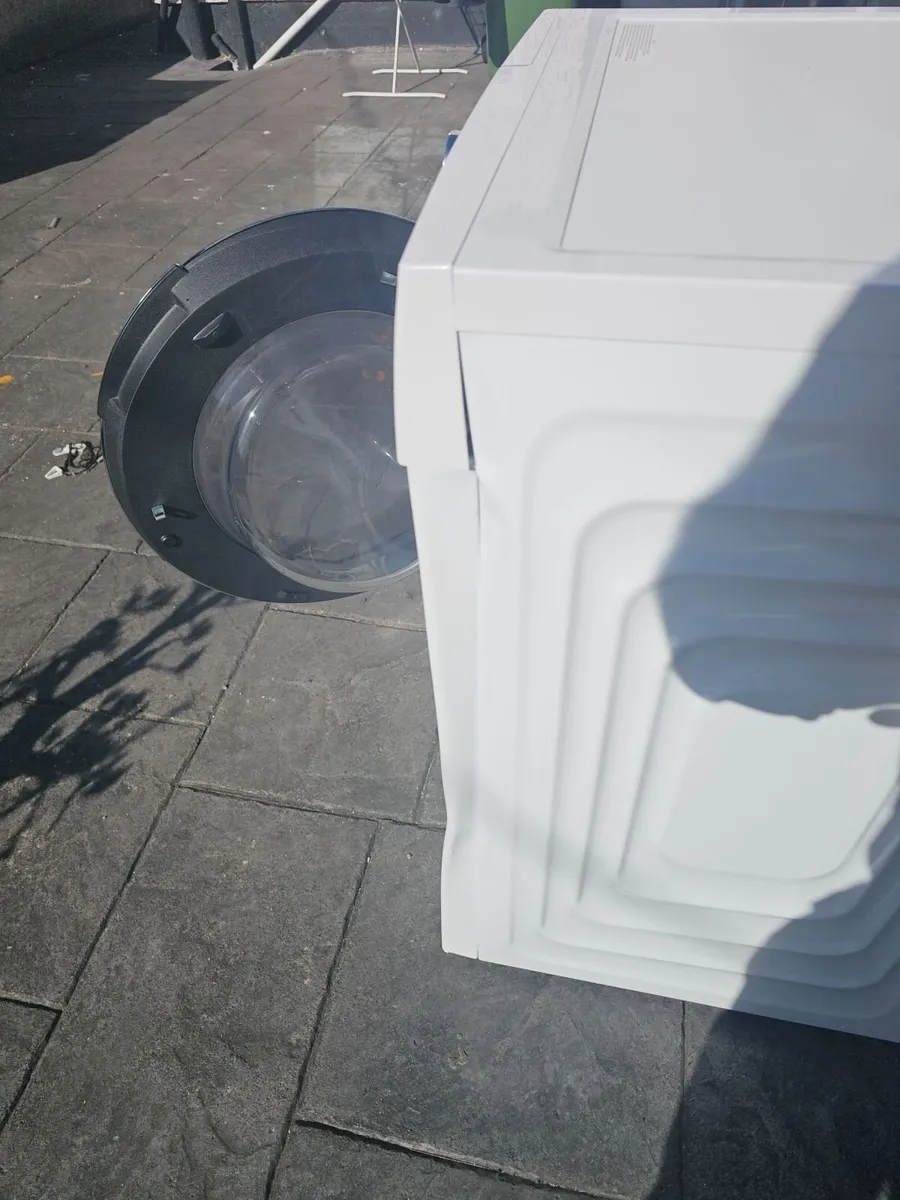 Washing machine - Image 1