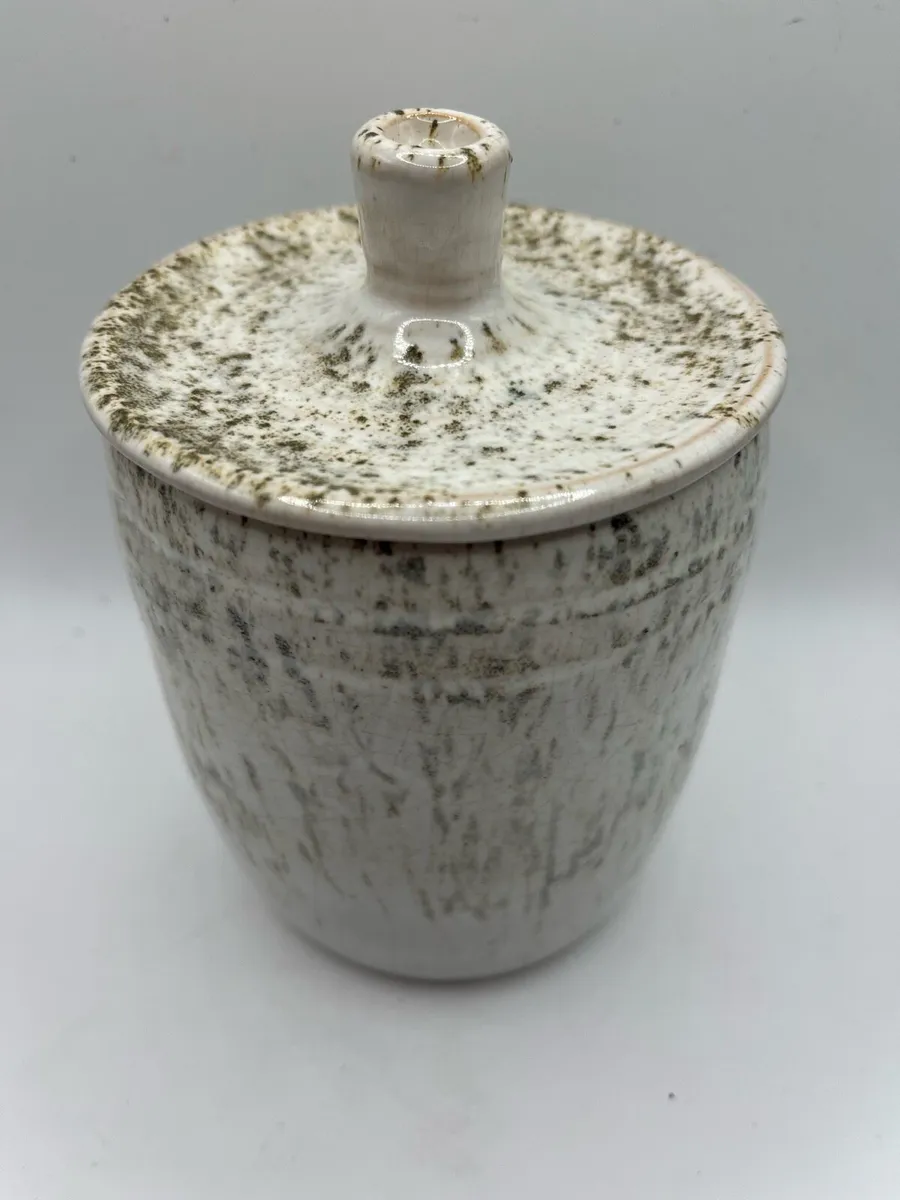 1960s studio pottery by Eileen Hansell - Image 1