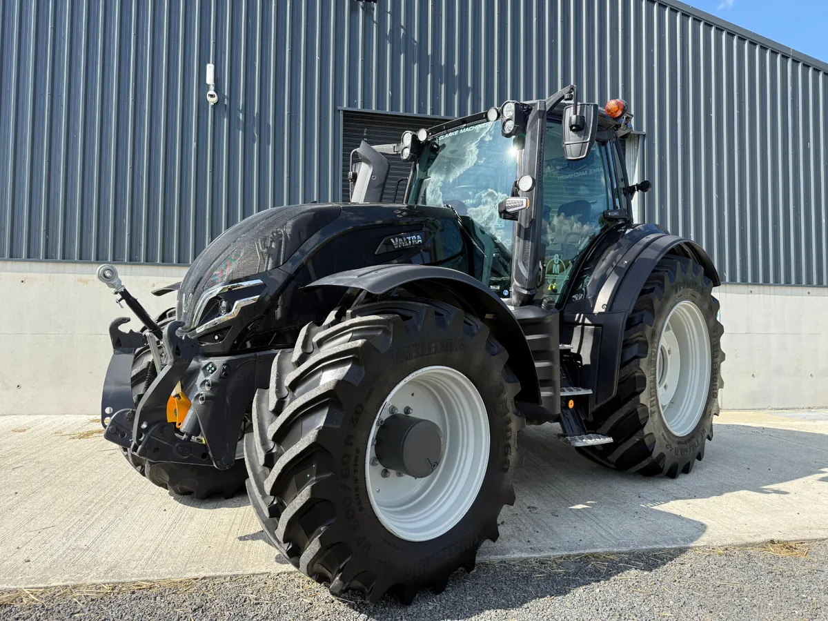 252 Valtra T195 Versu Tractor - 500 Hours - Image 2