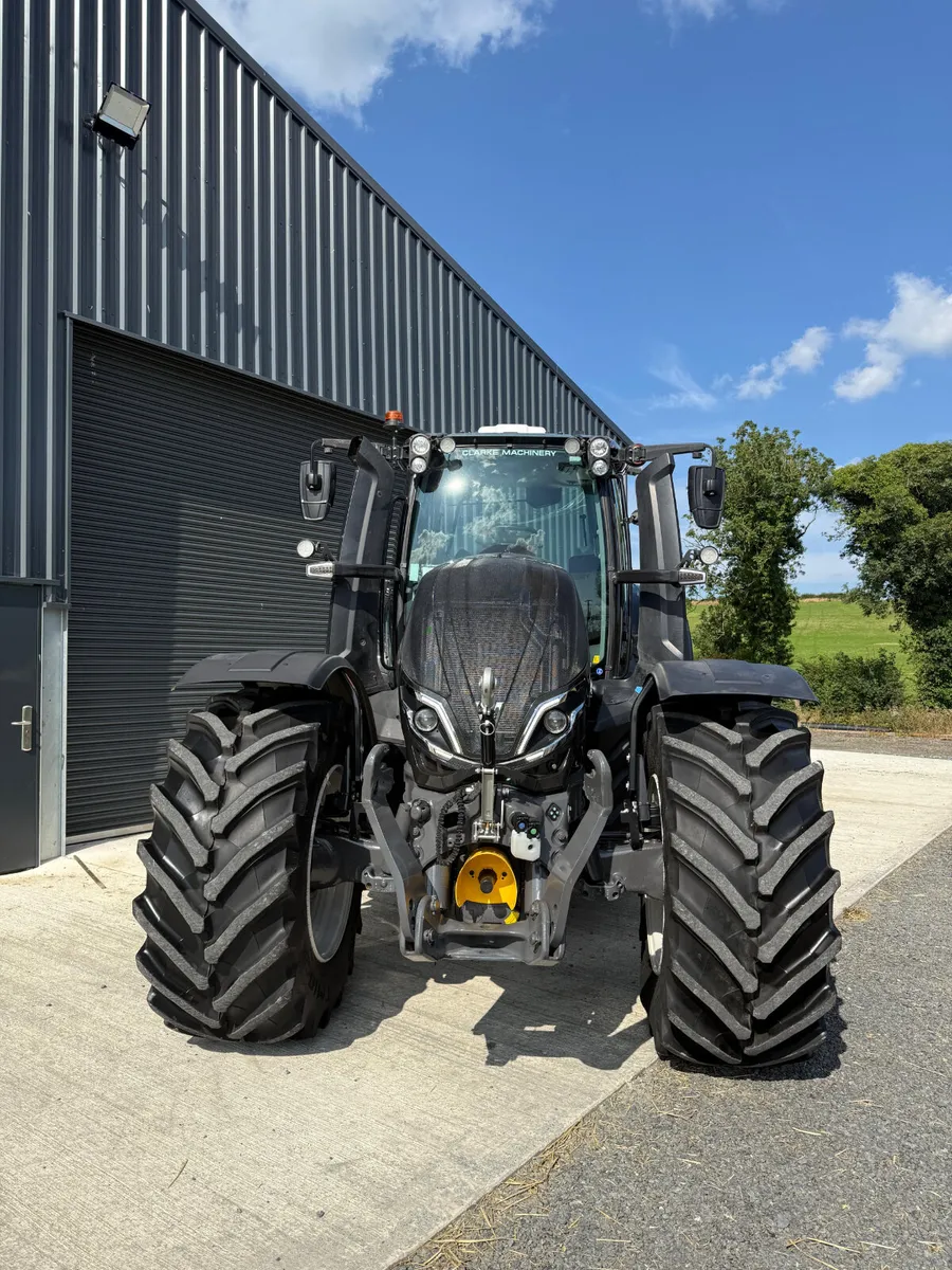 252 Valtra T195 Versu Tractor - 500 Hours - Image 4