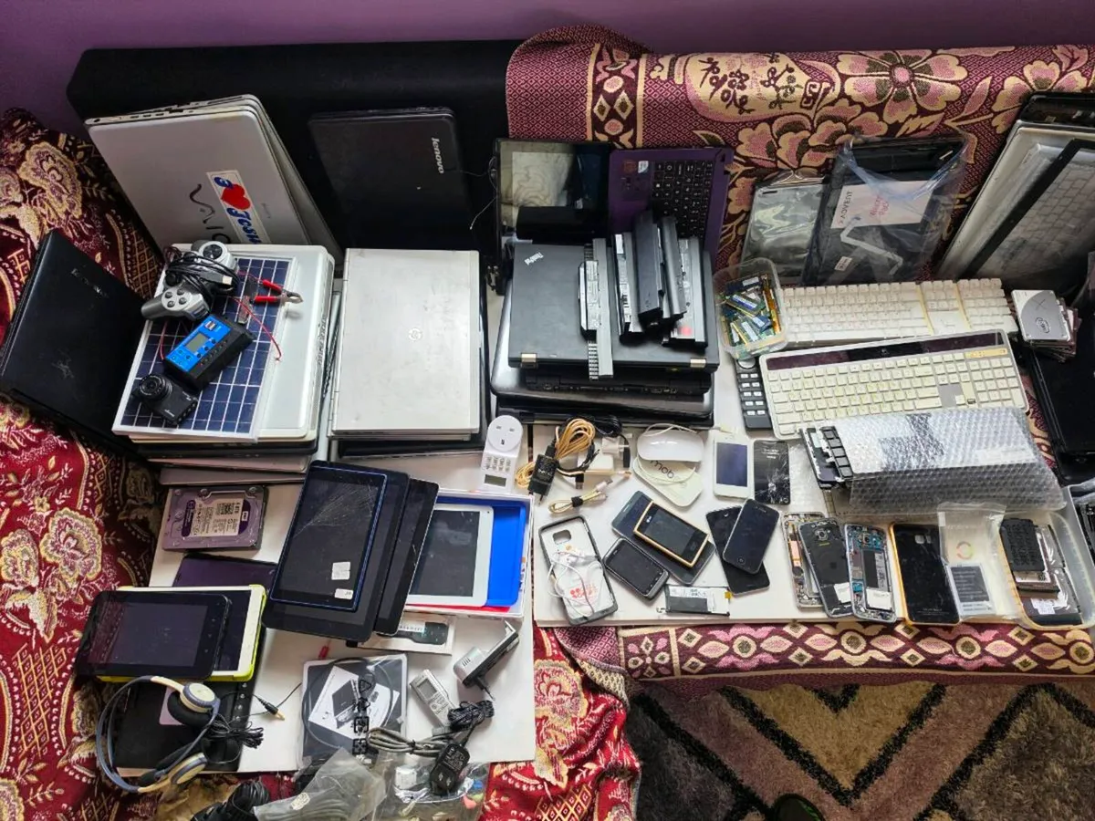Mixed Electronics & Computer Parts – Everything - Image 1