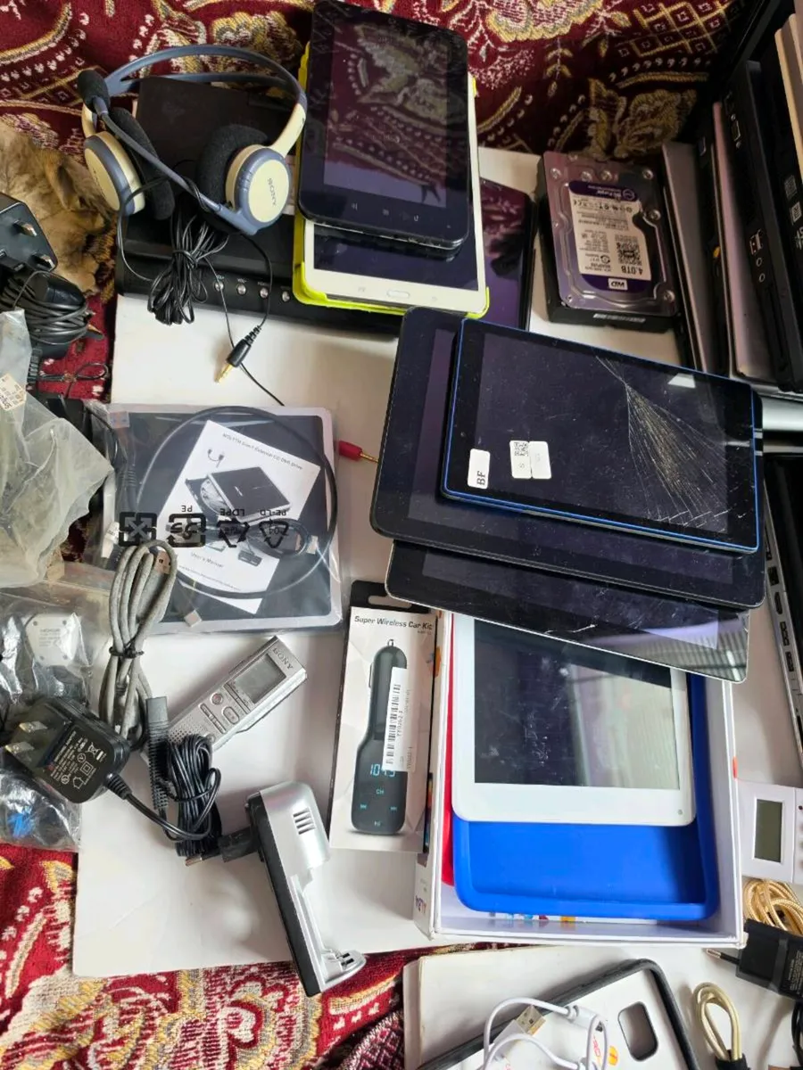 Mixed Electronics & Computer Parts – Everything - Image 3