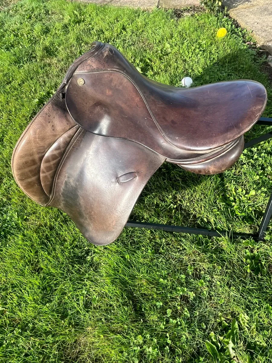 Shires 17” saddle - Image 3