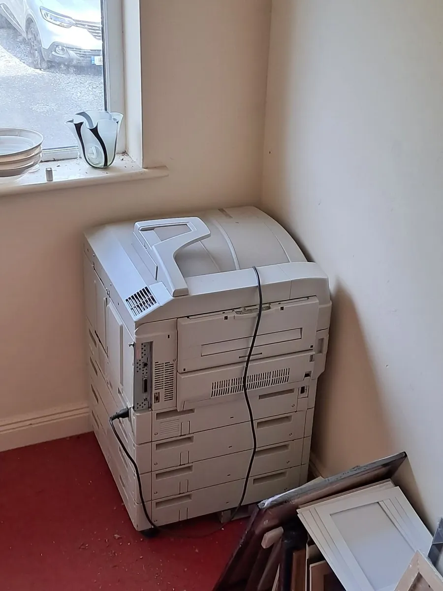 Printer and computer - Image 1