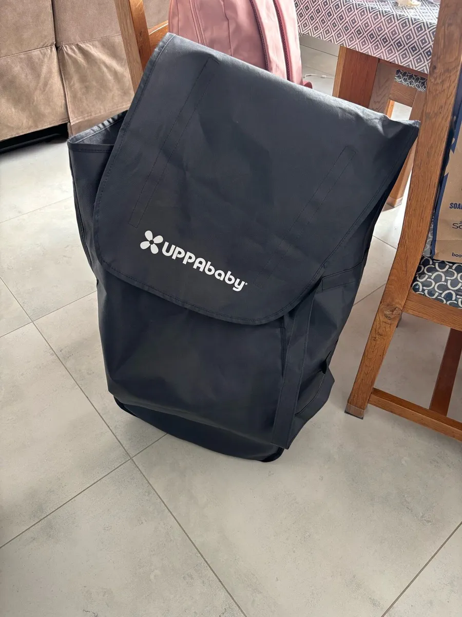 Uppababy vista v2 & Accessories - Image 1