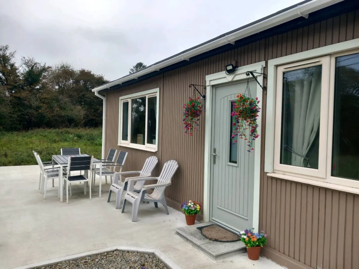 One bed cabin for rent - Image 1