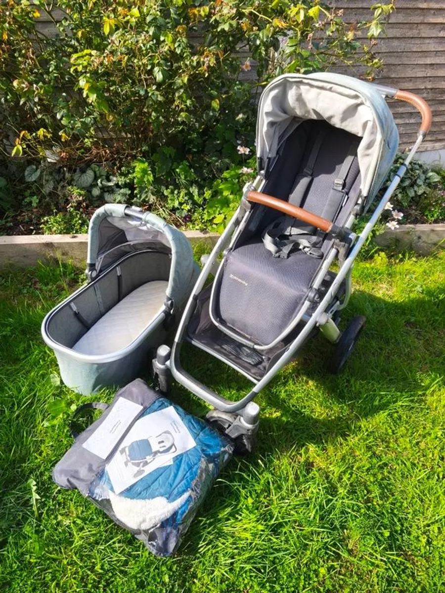Uppababy Vista 2 Travel System + Ganoosh - Image 1