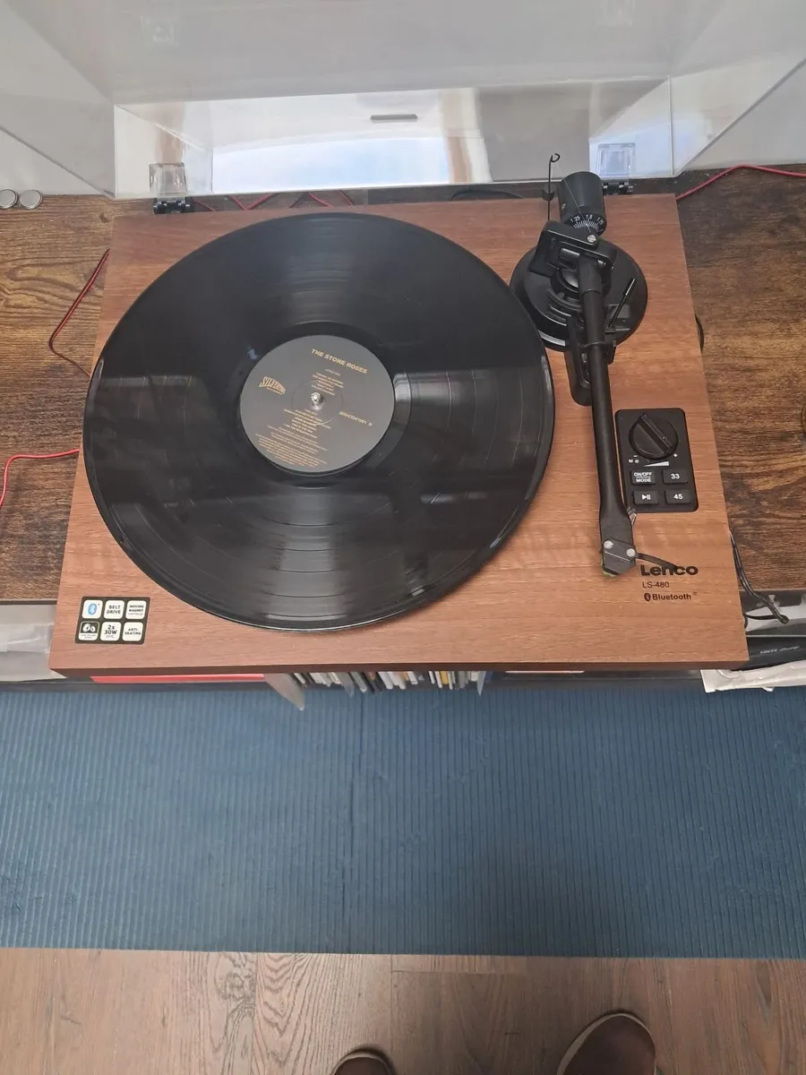 Record Player - Image 2