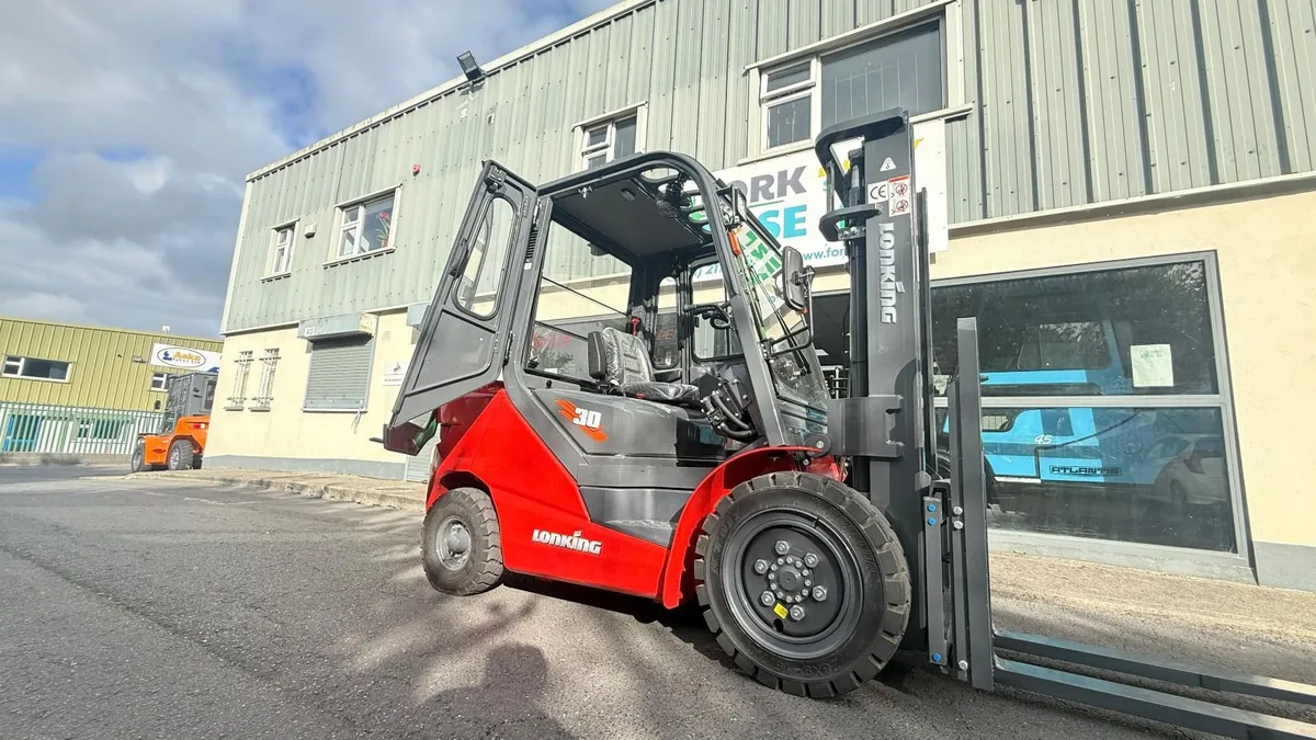Lonking LG30DT 3 Ton Diesel Forklift | 3M Mast - Image 4